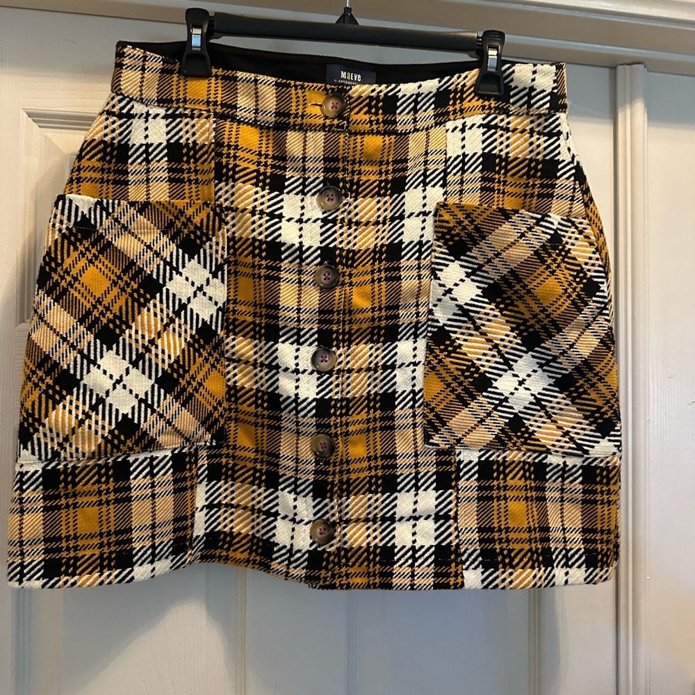 Maeve Plaid Mid Mini Skirt in Black, White, and Yellow